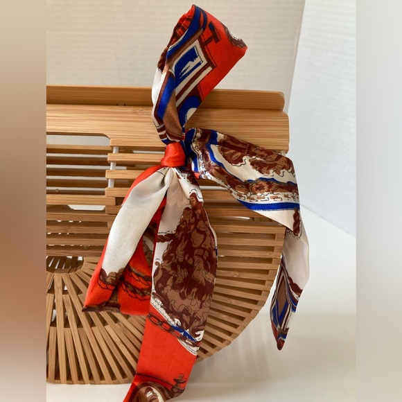 🎉Host Pick🎉 Like New Vintga Bamboo Purse W/ Scarf - Picture 4 of 9